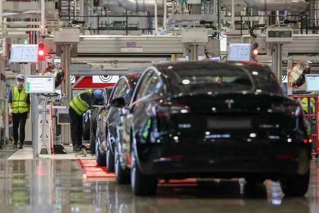 特斯拉中国制造Model 3/Y车型进军加拿大!上海工厂已首批发货